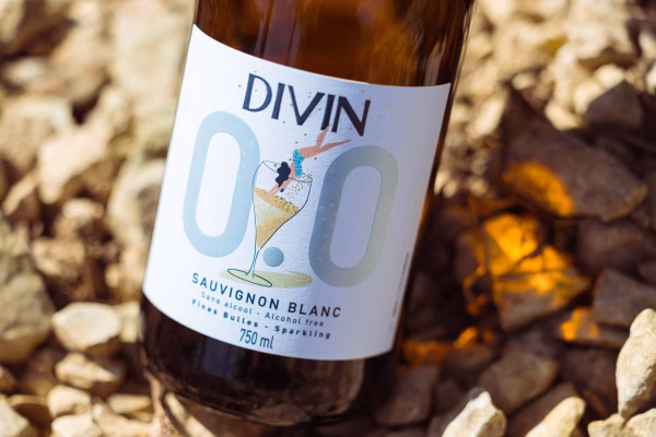divin_officiel_sparkling_juin_24_3 (1) Divin 0.0 Sauvignon Blanc Sparkling
