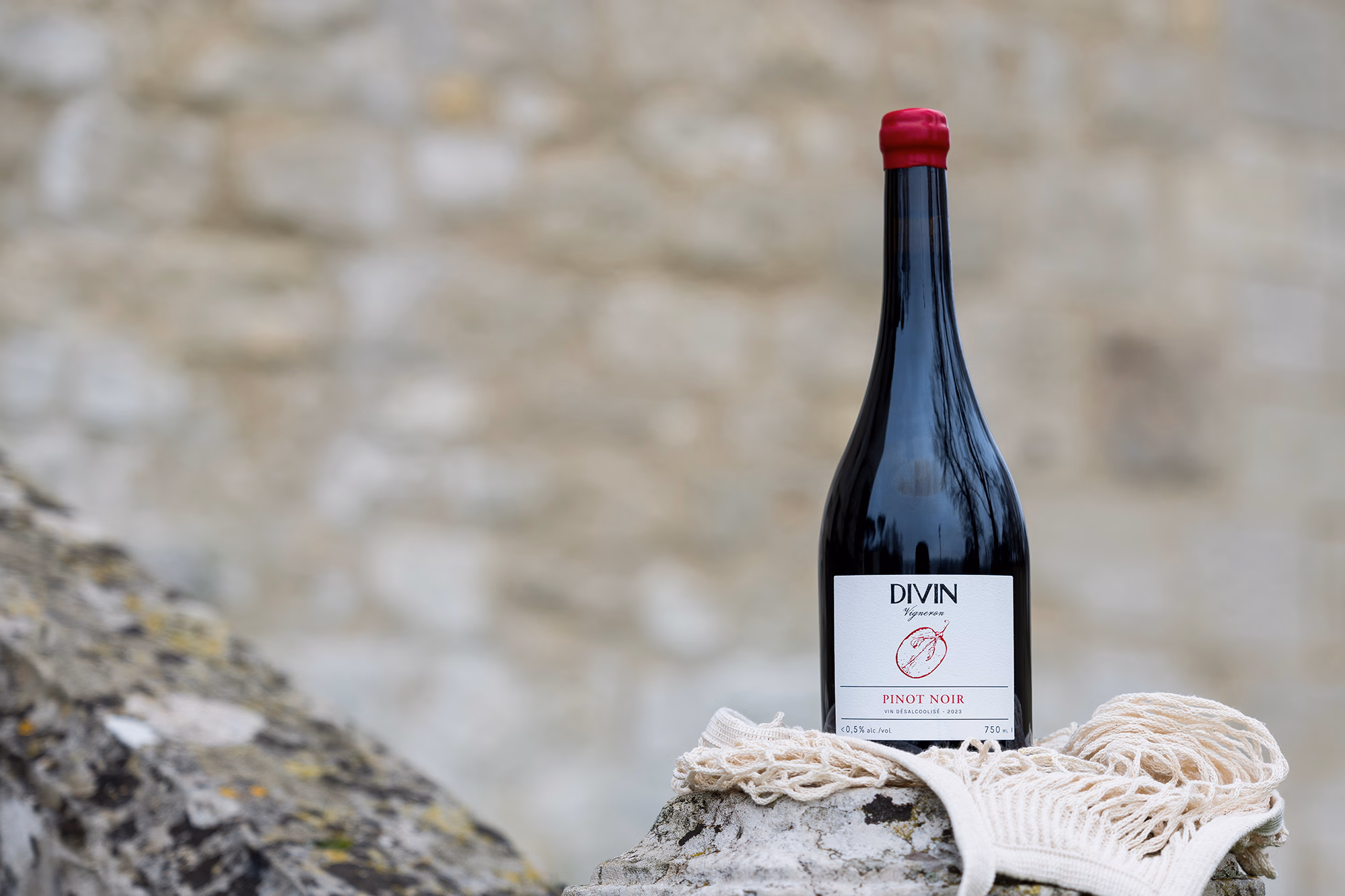 Divin Vigneron 0.5% Pinot Noir - Image 3