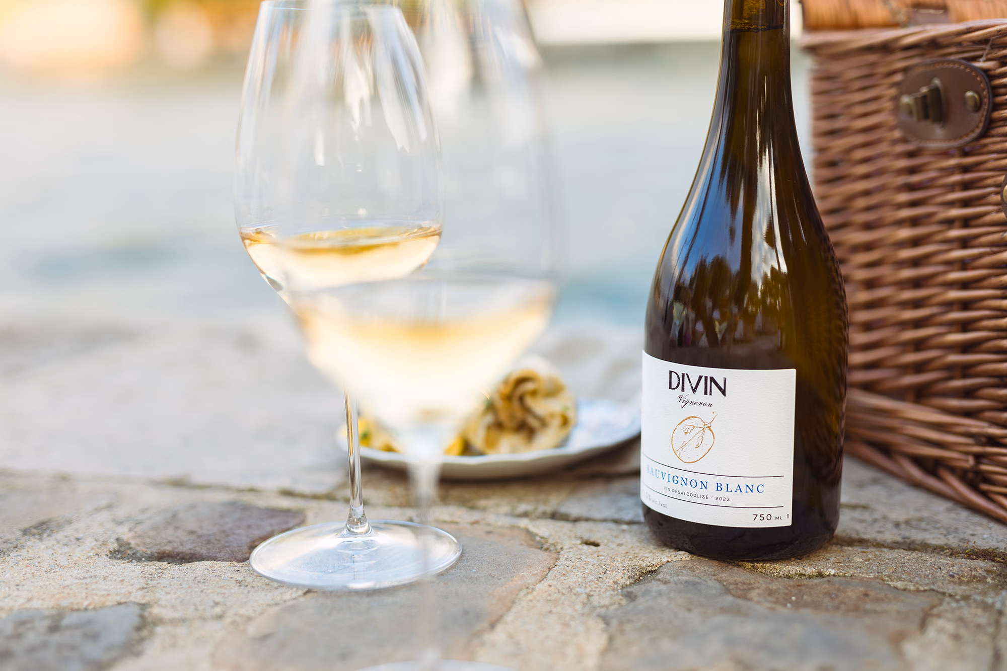 Divin Vigneron 0.5% Sauvignon Blanc - Image 3